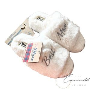 NWT Dluxe by Dearfoams White "Best Mom" Faux Fur Slide House Slipper
